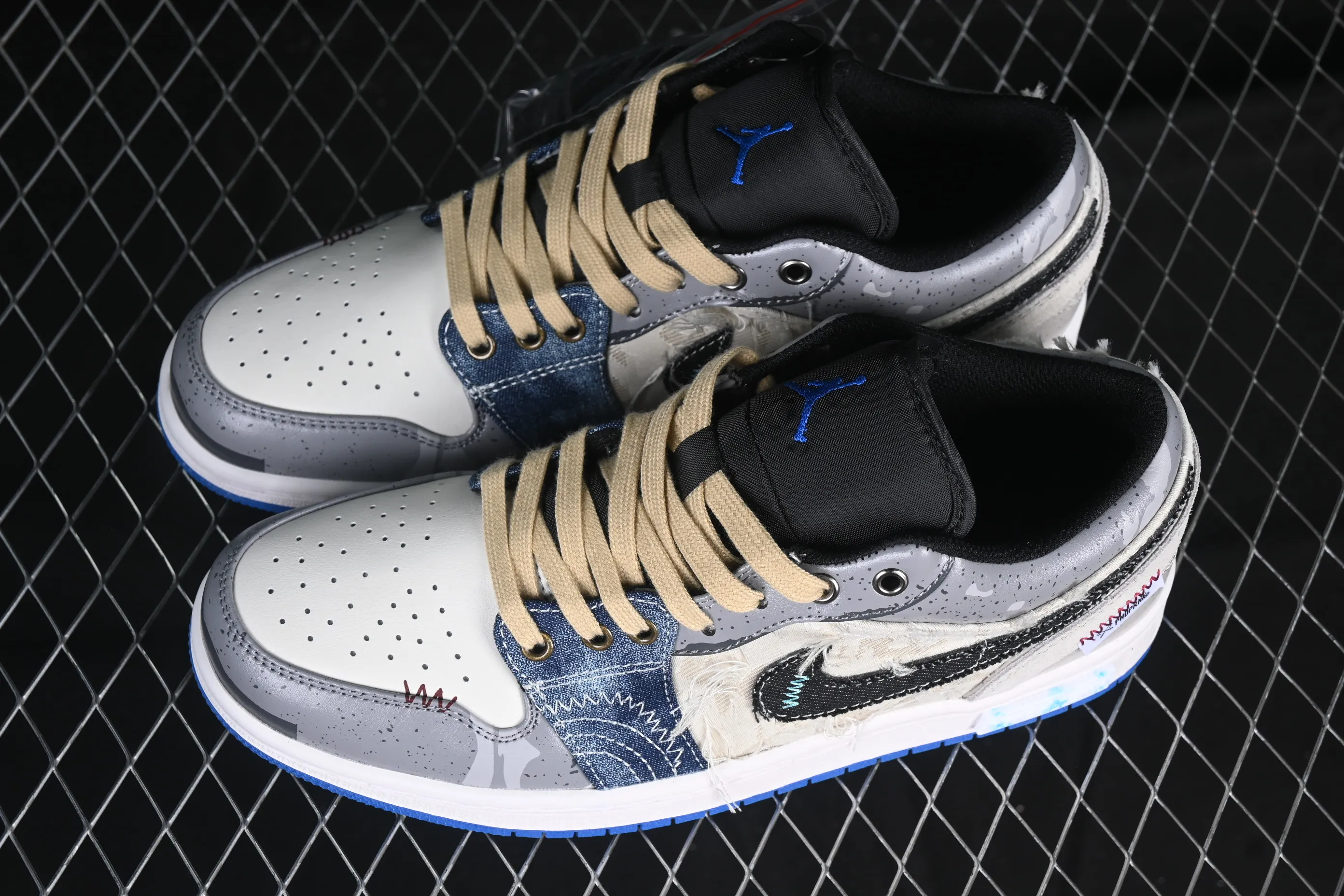 All Categories Air Jordan Jordan Series Basketball Shoes Air Jordan 1 Low Air Jordan 1 Low AJ1 Joe 1 Panda Prank Wave Fisherman Overfishing Blue Brown Gray Low-top Retro Basketball Shoes 553558-140